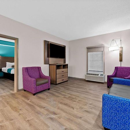 Howard Johnson By Wyndham Jackson Bagian luar foto