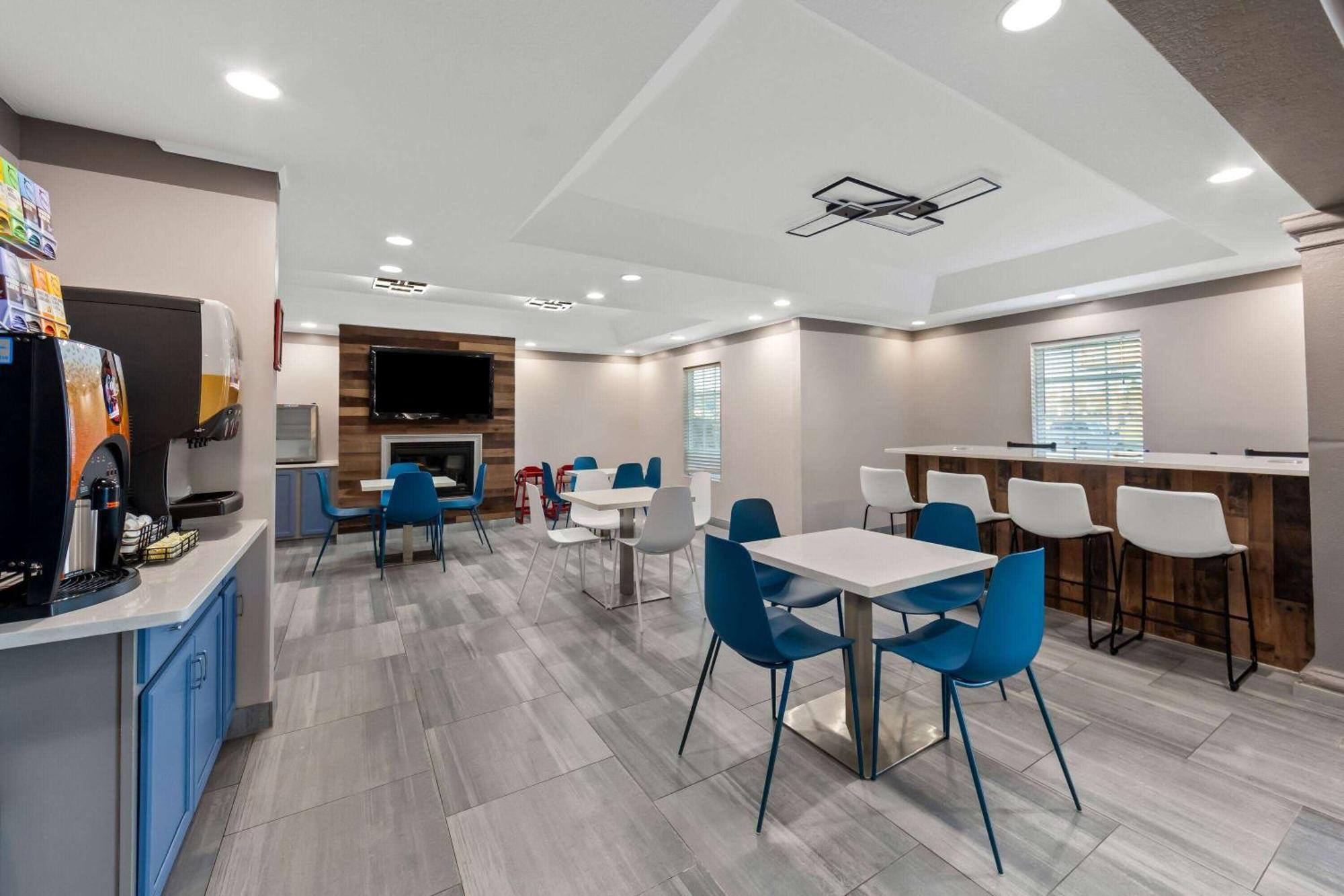 Howard Johnson By Wyndham Jackson Bagian luar foto