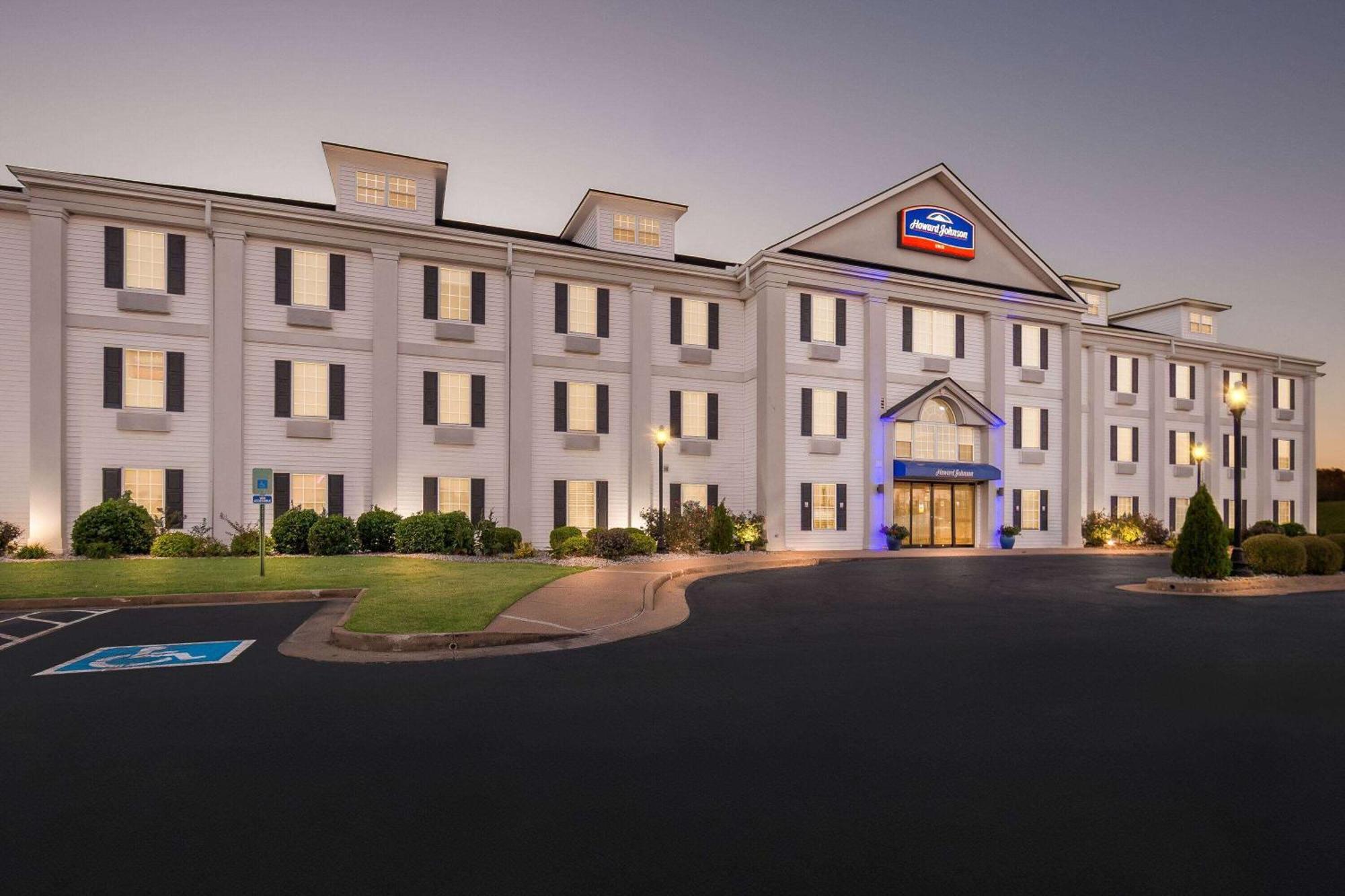 Howard Johnson By Wyndham Jackson Bagian luar foto