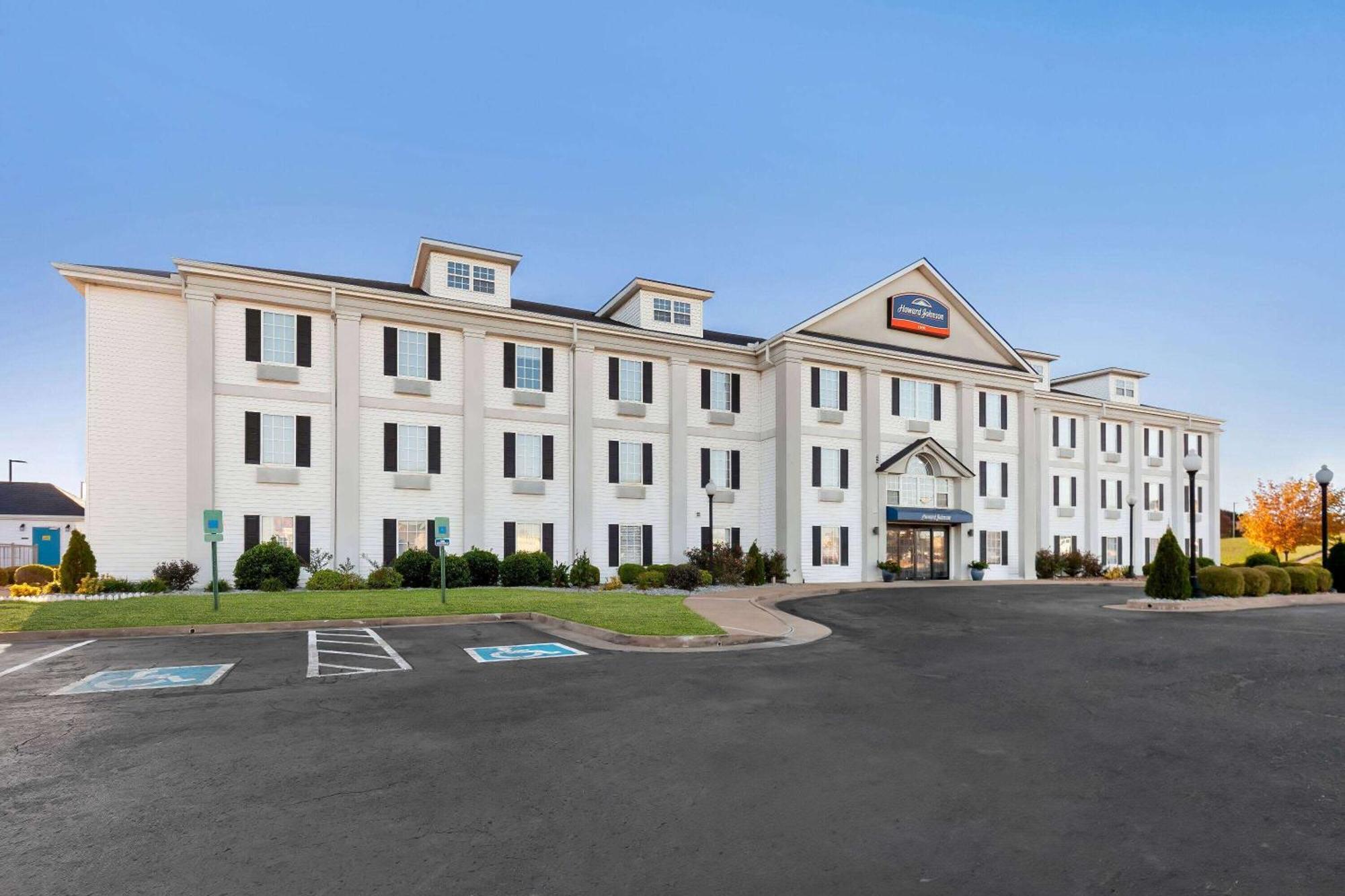 Howard Johnson By Wyndham Jackson Bagian luar foto
