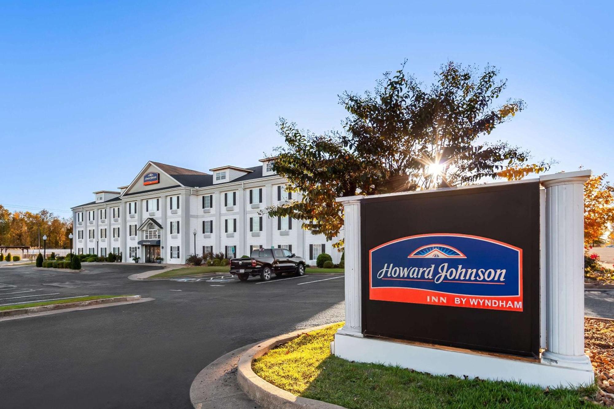 Howard Johnson By Wyndham Jackson Bagian luar foto